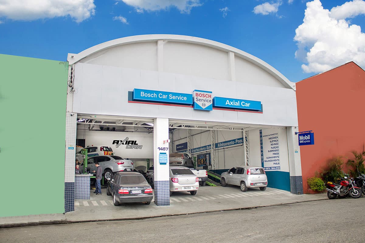 Fachada da Axial Car Bosch Service, na Rua Baumann, 1467
